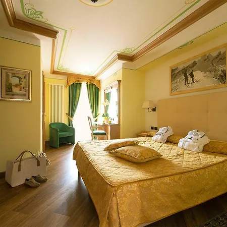 Hotel Alle Alpi Moena Exterior photo